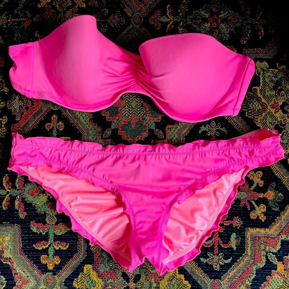 Victoria’s Secret classic bikini in HOT PINK